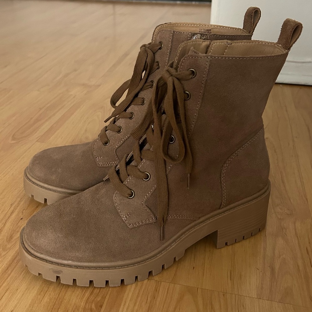 Crown Vintage Brown Lace-Up Combat Boots